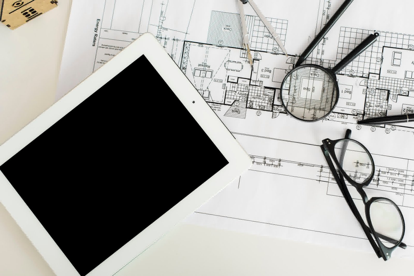 CADDFE Training Services - Professional Engineering Solutions - Image by Freepik